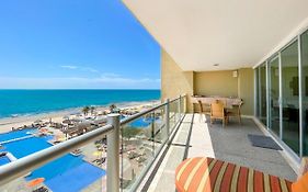 Stylish Condo With Serene Beach & Infinity Pool
